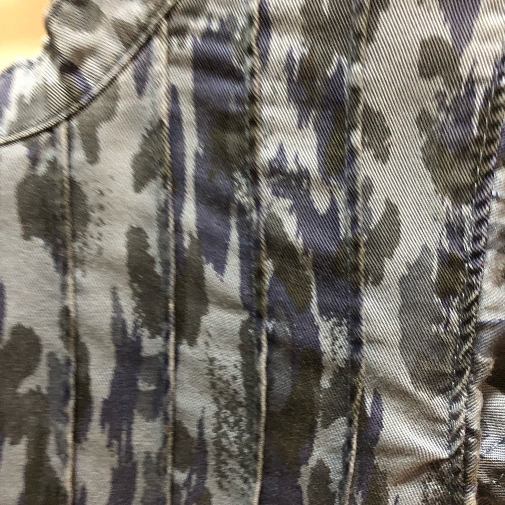 Blue ‘Animal’ Print Camp Sleeve Dress - Picture 8 of 8